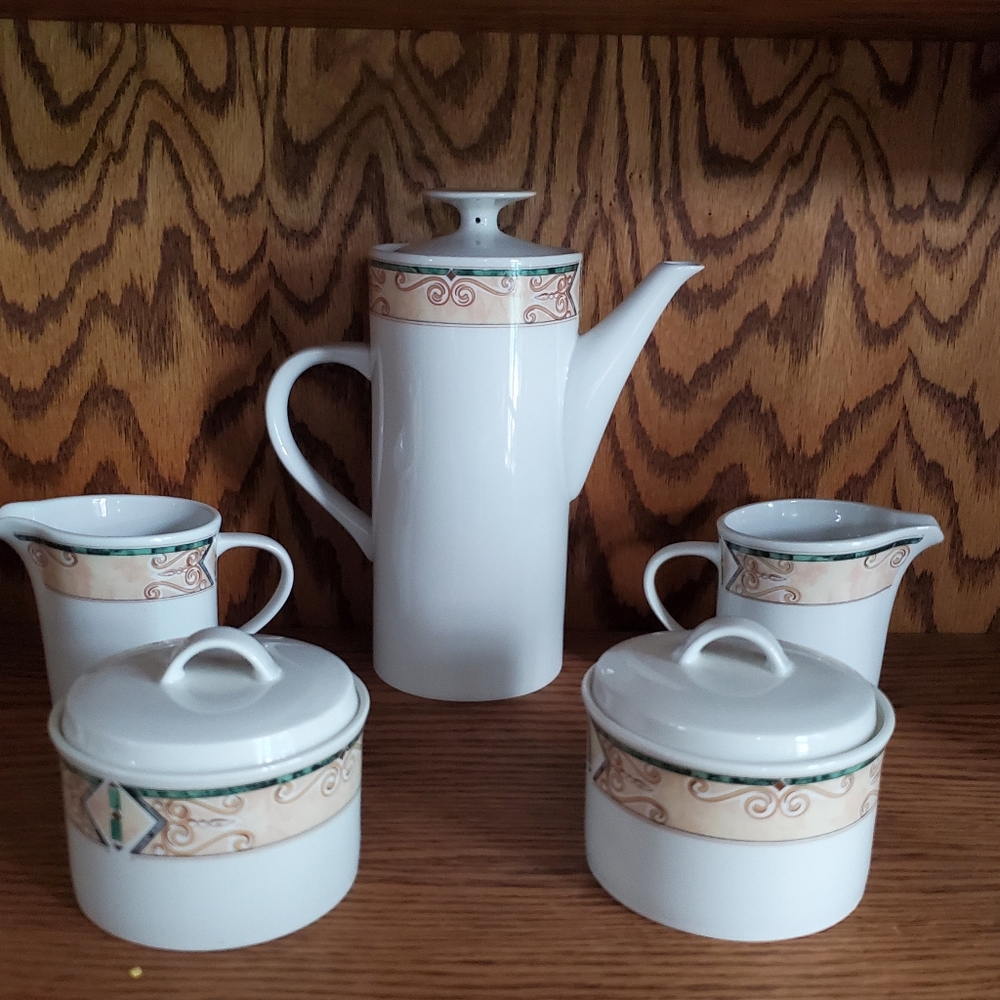 Lynns Fine china tea set